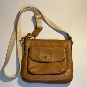 Coach park tan swing pack.
